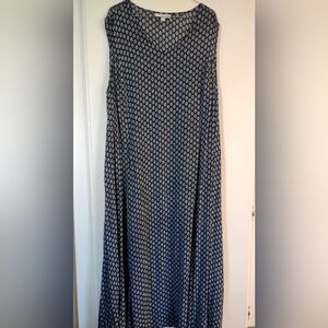 Sleeveless V-neck Woman Within Black And White Geometric Rayon Dress 1X 22/24